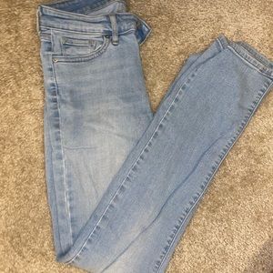 714 Straight Levi’s Size 25